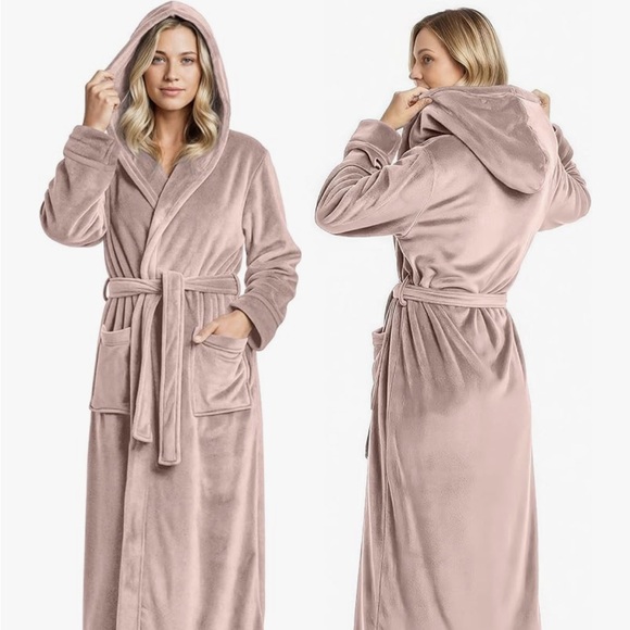 NY Thread Luxurious Taupe Hooded Robe NWT - Picture 2 of 3